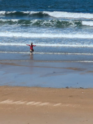 Am Meer auf dem John Muir Way in Schottland