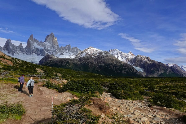 Tageswanderung Patagonien, Laguna de Los Tres, es geht los, erst ist es flach