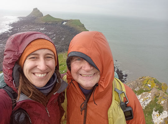 Sarah und Rand auf Worm's Head in Wales