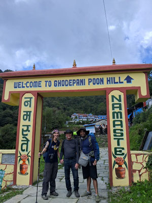 Endlich in Ghorepani auf dem Poon Hill Trek, Wandern in Nepal, Himalaya