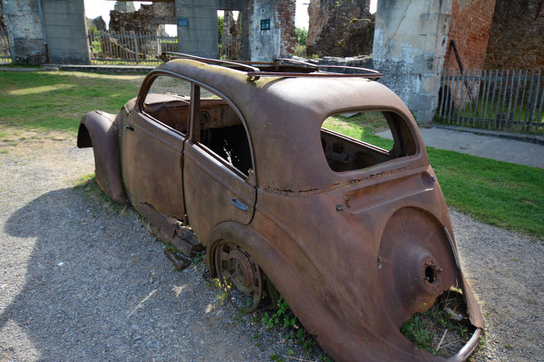 L'AUTO DEL DOTT. DESOURTEAUX