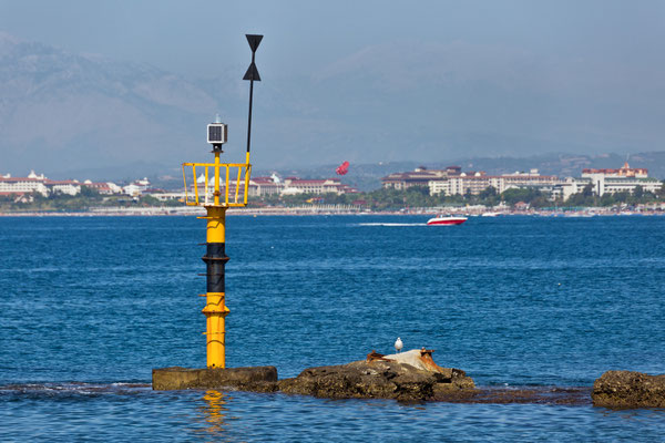Kleines Leuchtfeuer  "antiker Hafen" in Side / Türkei