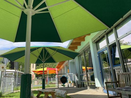 😎 may Sonnenschirm SCHATTELLO 🌈 Sonnenschutz im Kindergarten St. Josef Würzburg ✅ vom Fachmann für may Sonnenschirme ✅ FINK Sonnenschirme 63762 Großostheim ✉ info@fink-sonnenschirme.de ✅ may Sonnenschirme vom Fachhändler kaufen ✅ Sonnenschutz für Kinder