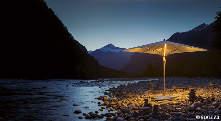 Glatz Sonnenschirm Fortello und Fortello LED | der hochwertige, windstabile Sonnenschirm mit integrierter LED-Beleuchtung mit Akkubetrieb bei FINK Sonnenschirme in Großostheim / Aschaffenburg. Glatz-Premium-Fachpartner