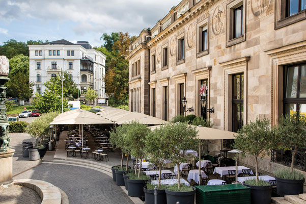 Großschirme ✅ für Objektbereich ✅ Gastro, Hotel, KiTa, Seniorenheim, Schule, Schwimmbad & Co. ✅ Fachhändler für may Sonnenschirme 63607 Wächtersbach HESSEN 🚩 FINK Sonnenschirme ☎ 06026 9996960 🌐 www.fink-sonnenschirme.de ✉ info@fink-sonnenschirme.de