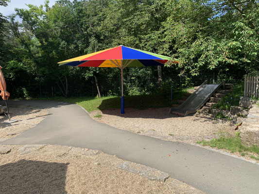 😎 may Sonnenschirm SCHATTELLO 🌈 Sonnenschutz im Kindergarten St. Josef Würzburg ✅ vom Fachmann für may Sonnenschirme ✅ FINK Sonnenschirme 63762 Großostheim ✉ info@fink-sonnenschirme.de ✅ may Sonnenschirme vom Fachhändler kaufen ✅ Sonnenschutz für Kinder