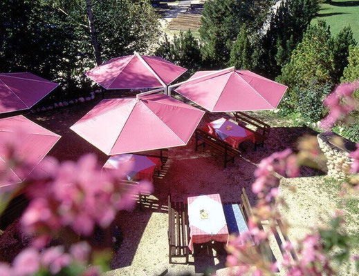 Große Sonnenschirme ✅ für Gastronomie und Gewerbe ✅ Sonnenschutz für Kindergärten ✅ may Sonnenschirme SCHATTELLO RIALTO ALBATROS FILIUS in 63667 Nidda, Hessen bei FINK Sonnenschirme 🌐 www.fink-sonnenschirme.de ✉ info@fink-sonnenschirme.de ☎ 06026 9996960