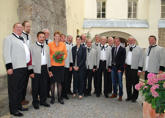 20. Juni 2011: Geburtstags-Ständchen für Frau Bürgermeisterin Christine Oppitz-Plörer