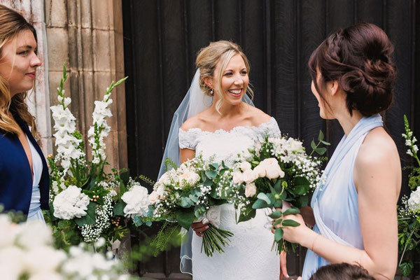 Photo credited to Luna Weddings