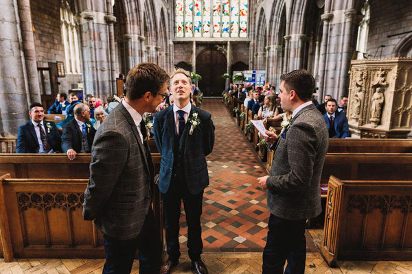 Photo credited to Luna Weddings