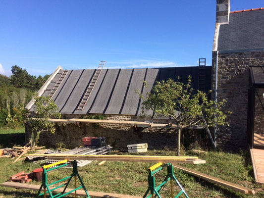 Rénovation toit annexe est, futur gîte