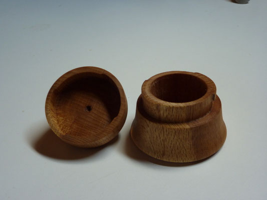 Pillendöschen Buche 72x50mm, Bajonettverschluss     CHF 20.-    