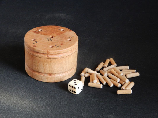 "6 raus",    Kinderspiel ab 6 Jahren,    Buchenholz,    ca. 6 x 8 cm,    CHF  30.-    