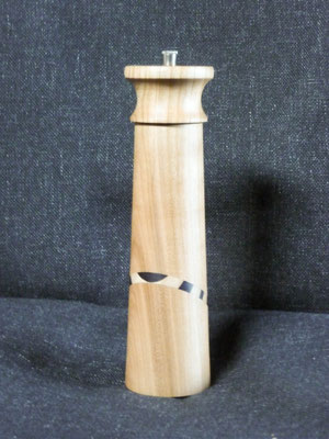  Stahlwerk / Kirsche mit Wenge/Ahorn,     ca. 25 cm,     CHF 115.-