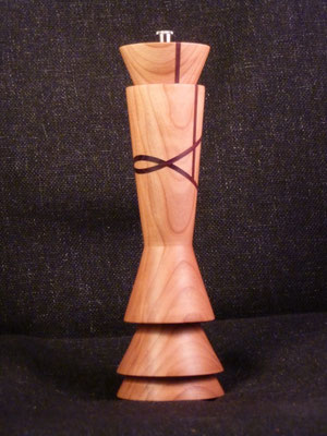  Stahlwerk / Kirsche mit Akazie,     ca. 25 cm,        CHF 115.-,     VIDEO