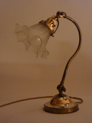 Aus Fundstücken zusammen gebaut,     Messing/Glas     CHF250.-