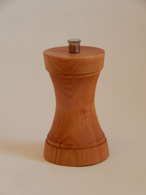 Stahlwerk,   Kirschbaum,   für Pfeffer,   Reisegrösse: 5,8 x 10,5 cm,     CHF 65.-