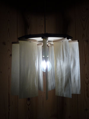 Sperrholz, Vogelaugenahorn-Furnier, Stokys-Mechanik, 10W LED     CHF 250.- 