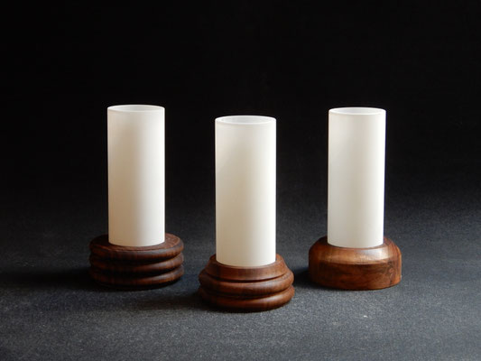 Tee-/Windlichter aus Nussbaum,      CHF 25.-  Lieferbar