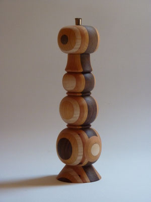 Stahlwerk / Nuss / Birne / Kirsche / Ahorn,     für Pfeffer,     ca. 25 cm,         CHF 150.-