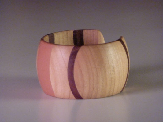 Armreif aus Kirsche, Birnbaum & Akazie     innen 55mm      CHF 20.-     