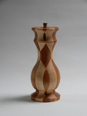Stahlwerk, Esche/Nussbaum,     für Pfeffer,     ca. 8x20 cm,     CHF 140.-,     VIDEO