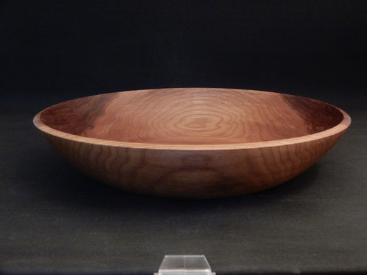 Schwarznussschale,     7,5 x 37 cm,     CHF 200.- ,     Lieferbar