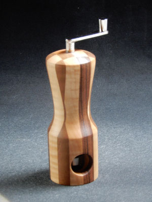 Muskatmühle,     Ahorn/Nussbaum,     5x17 cm,      CHF80.-