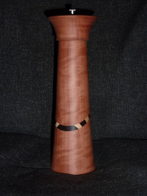  Stahlwerk / Birnbaum mit Wenge/Ahorn,     ca. 25 cm,     CHF 115.-