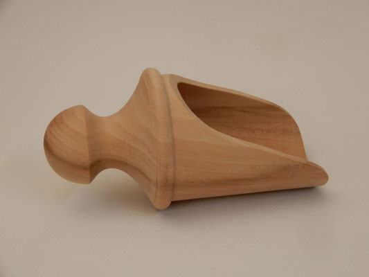 Mehlschaufel aus Kirschbaum, ca. 8 x 16 cm, CHF 30.-, Lieferbar