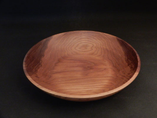 Schwarznussschale,     7,5 x 37 cm,     CHF 200.-,     Lieferbar