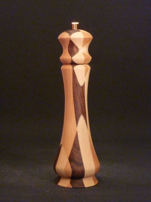 Salzmühle aus Ahorn / Kirsch- / Nussbaum,     ca. 25 cm,     CHF 150.-,      VIDEO