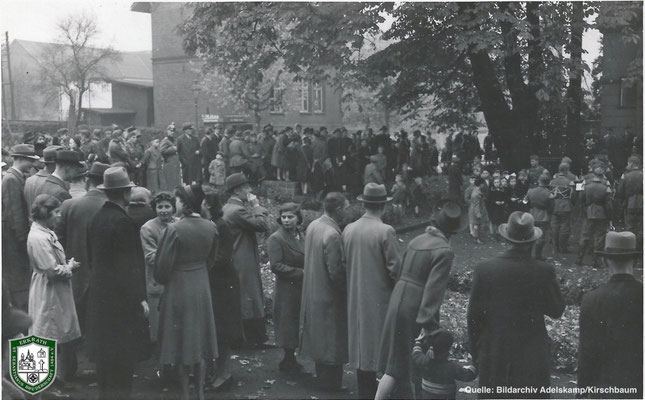Platzkonzert in Erkrath um 1934. Quelle: Bildarchiv Adelskamp/Kirschbaum