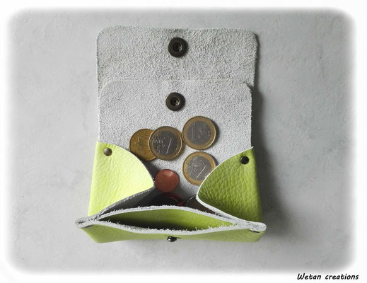 Porte-monnaie à soufflets en cuir véritable sans couture vert pastel - 3 compartiments - 2 rabats avec fermeture par bouton pression - Dim : 11.5x7.5 cm - (photo2) - 17 euros