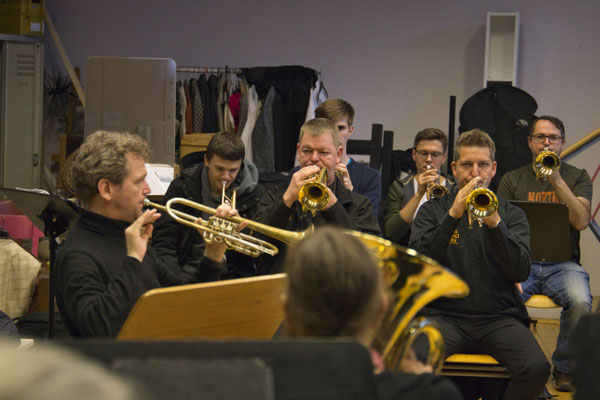 Brass Band WBI im Workshop mit Prof. Tobias Füller