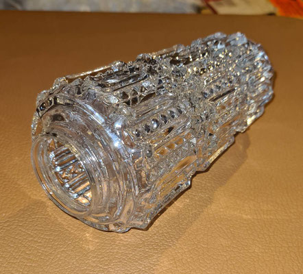 Art.-Nr. 1047, Lampenschirm, Glas transparent, Ø 8,0 cm, H 18,0 cm, CFJ-Preis 12,50 Euro