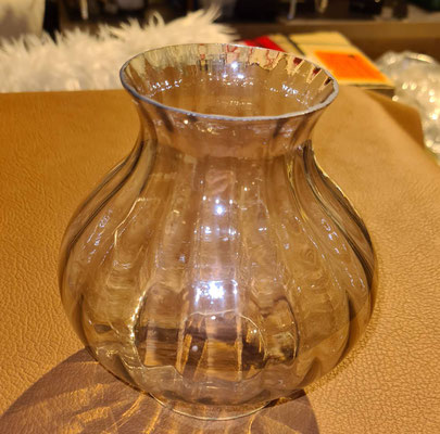 Art.-Nr. 1051, Lampenschirm, Glas, Ø 13,5 cm, H 13,0 cm, CFJ-Preis 17,00 Euro