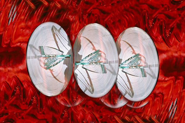Glasplatteninstallation rot (04)