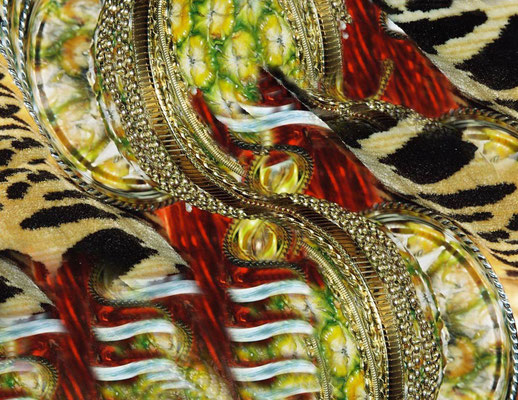 Ananas-Fell-Gold-Installation (03)