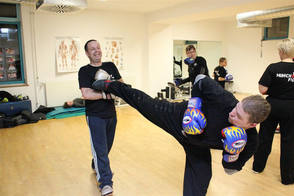 Kampfsport Semikontakt Kickboxen Pointfighting München - Trainings Bilder 1.Quartal 2012