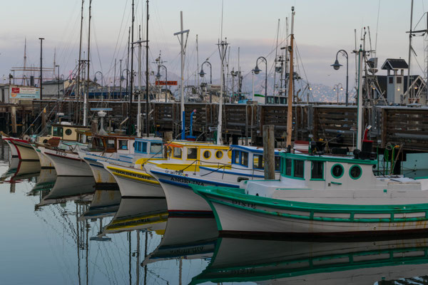 Boote im Hafen.