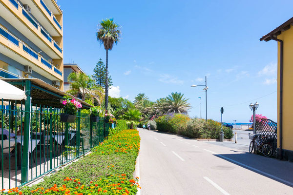 Die Strandpromenade.