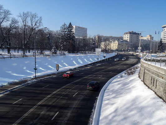 Straße im verschneiten Kiev