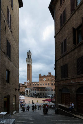 Erster Blick auf die Piazza del Campo.
