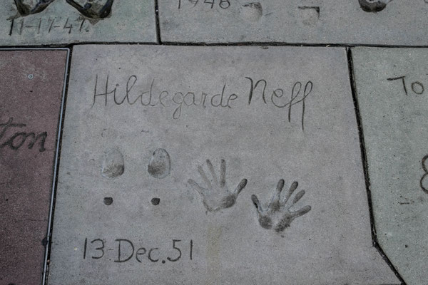 Hand- und Fußabdruck von Hildegard Knef