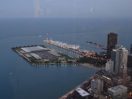 Aussicht vom John Hancock Center zur Navy Pier.