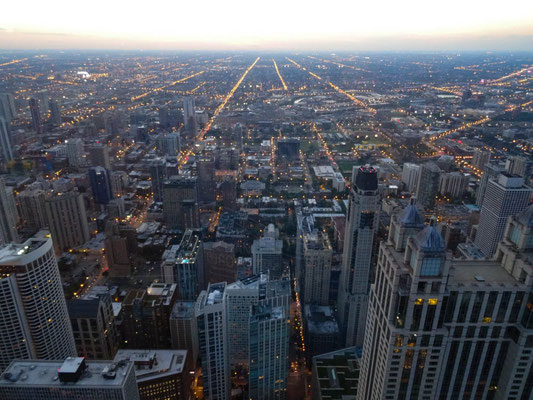 Aussicht vom John Hancock Center nach Westen.
