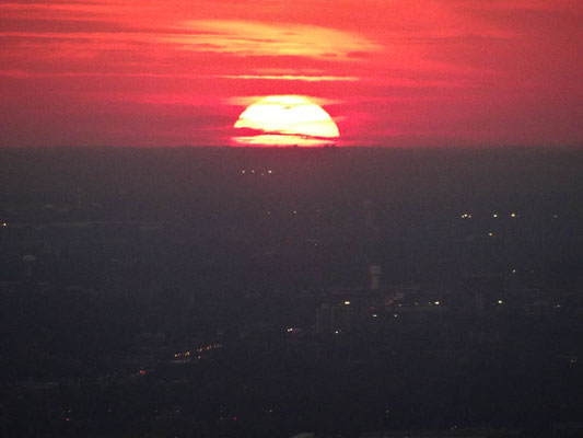 Sonnenuntergang vom John Hancock Center aus beobachtet.