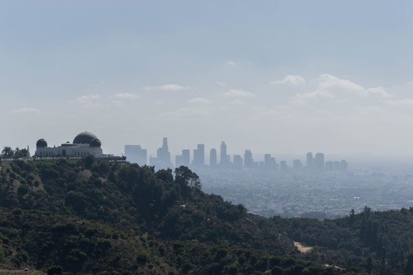 Griffith Observatory und Downtown.