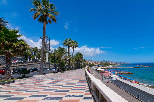 Die Strandpromenade.